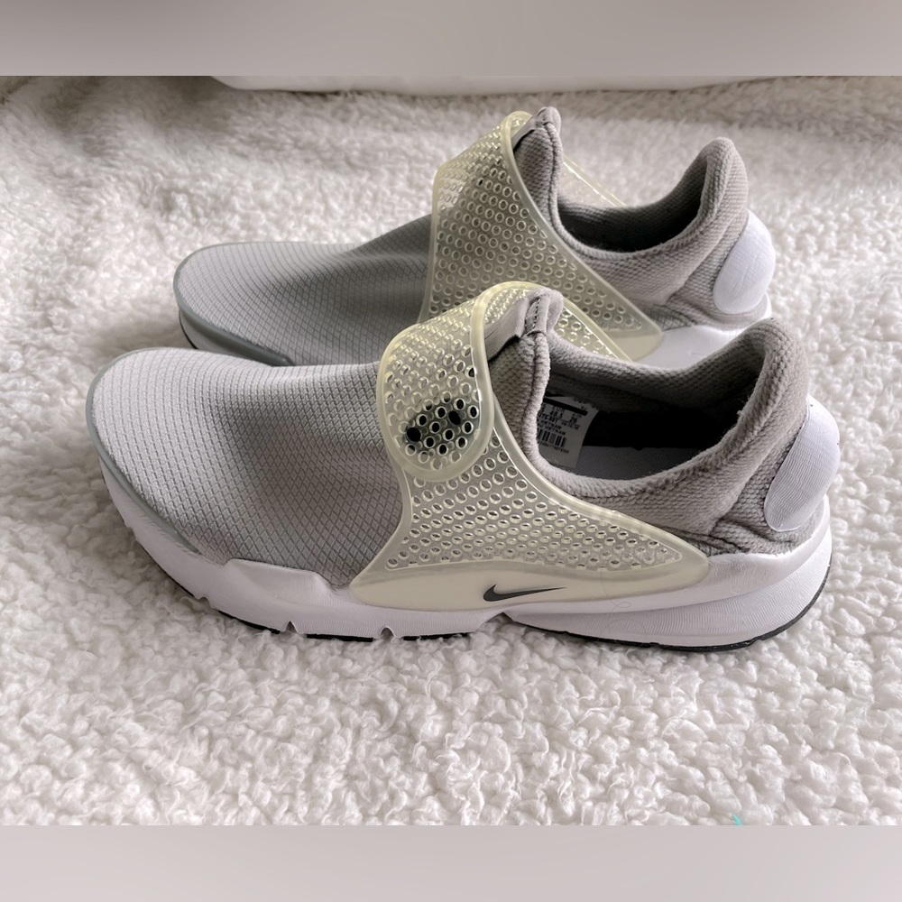 Womens Nike Sock Dart